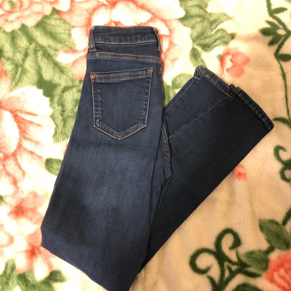 ZARA Denim Size 2 blue skinny jeans.